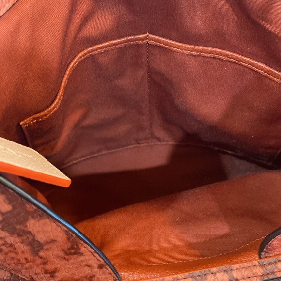 SALE~~***PRICE DROP***  EUC COACH BAG - Picture 8 of 11